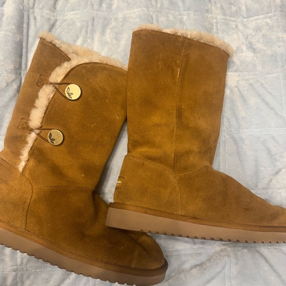 Kookaburra‎ by Ugg Cozy Tan Shearling Boots - Picture 1 of 6